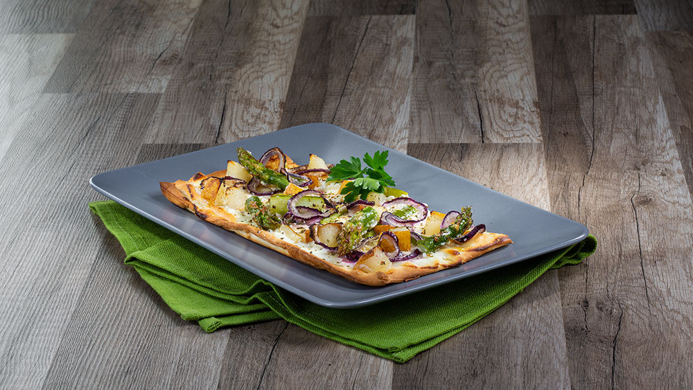 Flammkuchen mit grünem Spargel Birne und Ziegenkäse Rezepte HIT